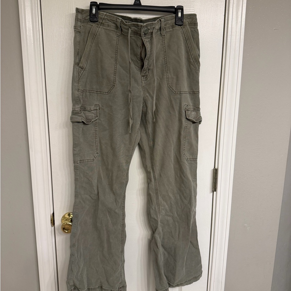 American Eagle Outfitters Olive Khaki Cargo Pants